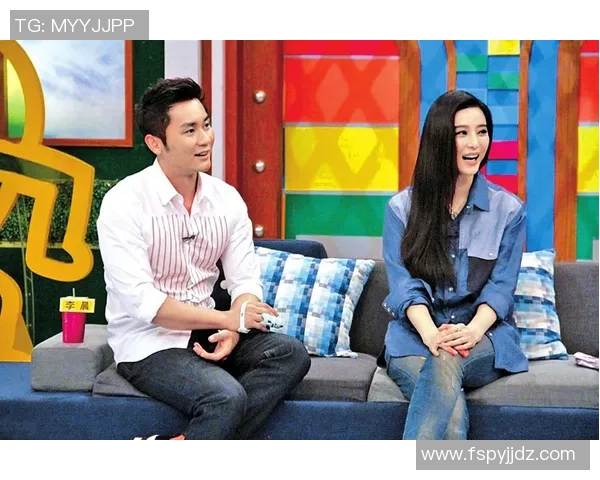 足球明星与女同桌的甜蜜瞬间精彩图片分享